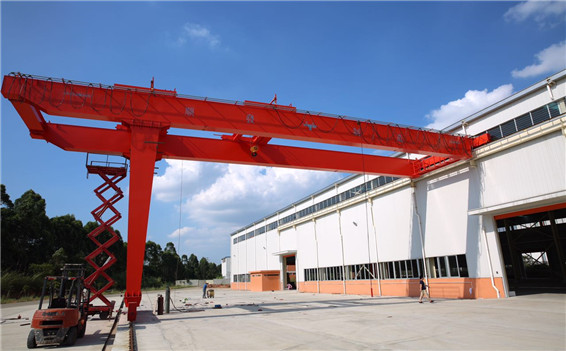 MHSB型雙梁半門(mén)式起重機(jī)